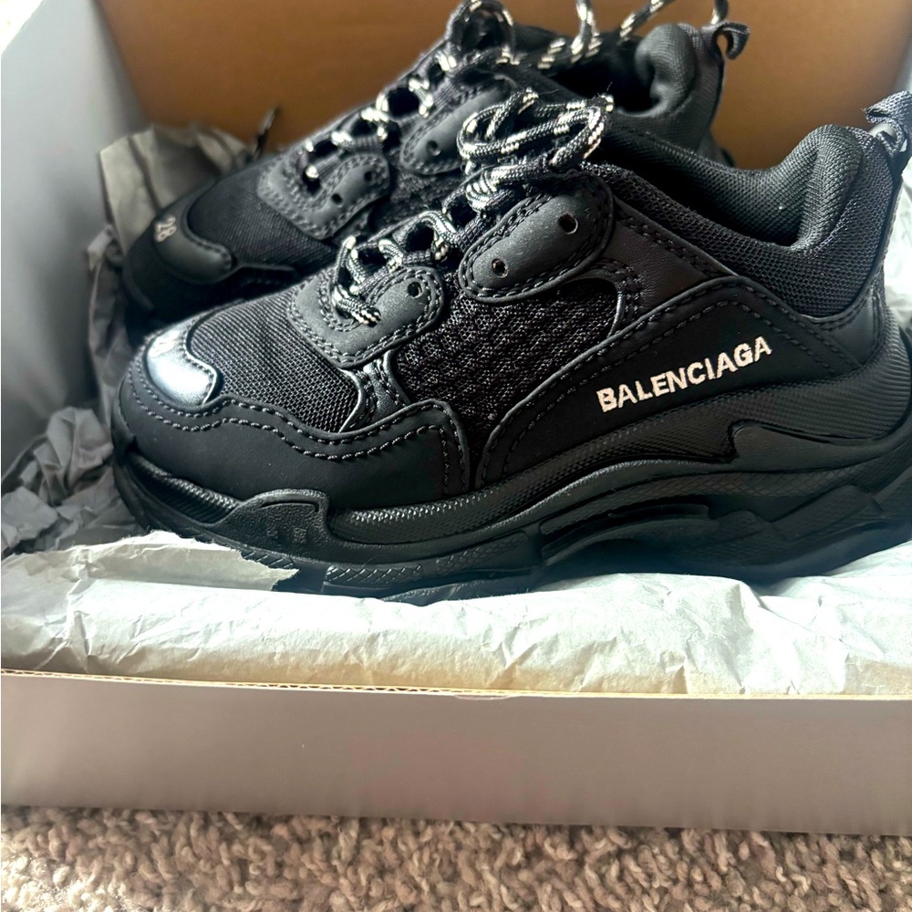 Balenciaga Kids Black Sneakers with Two-Tone Laces